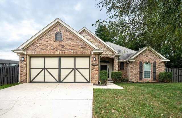 1536 N Oakhaven Place