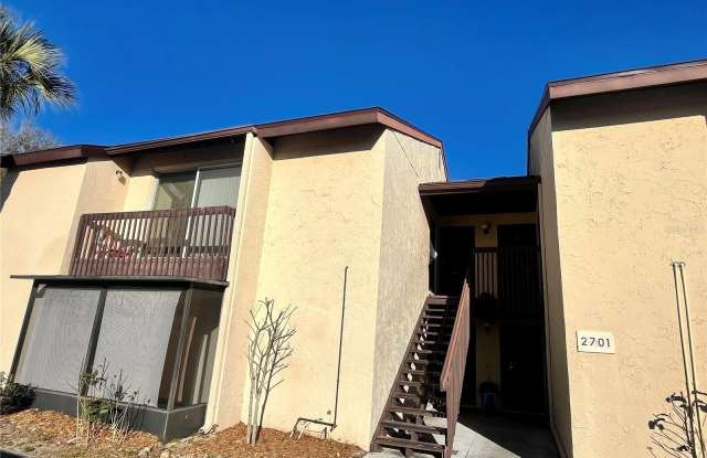 2701 HIDDEN LAKE DRIVE N