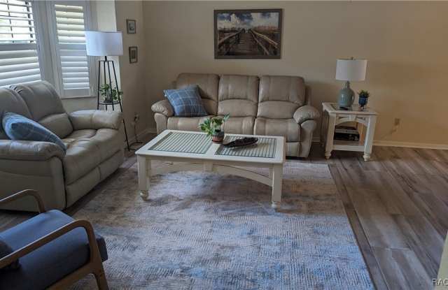 9664 W Plantation Lane