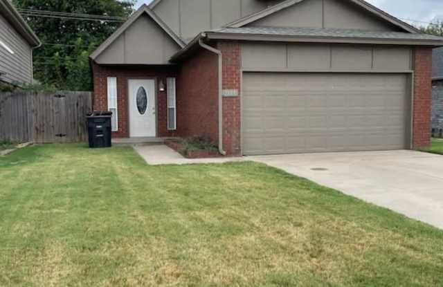 2105 Lakecrest Dr
