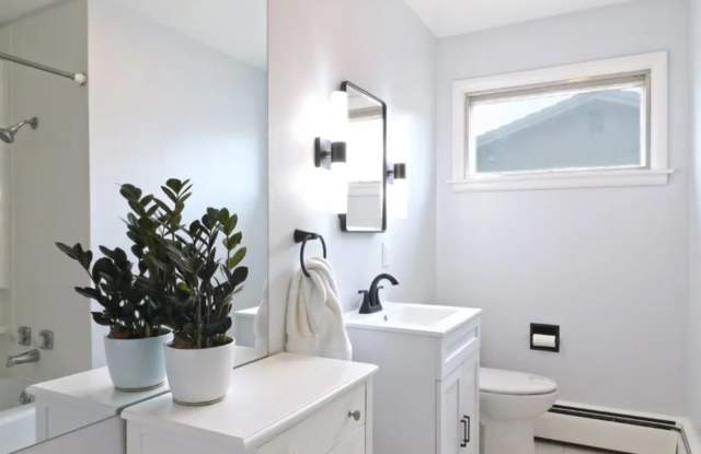 1114 Knight St Unit A