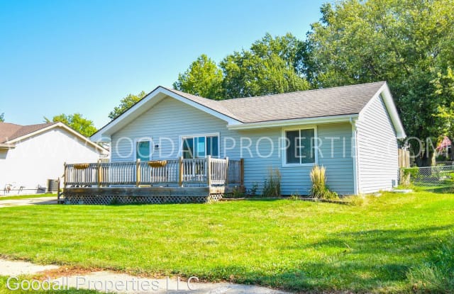 8315 Warren Dr - 8315 Warren Drive, Warren County, IA 50320