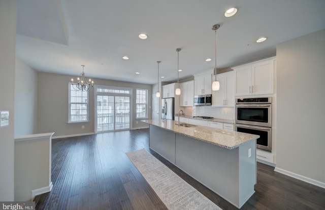 Photo of 2714 PINEBROOK Road