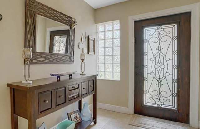 10552 Santa Laguna Drive