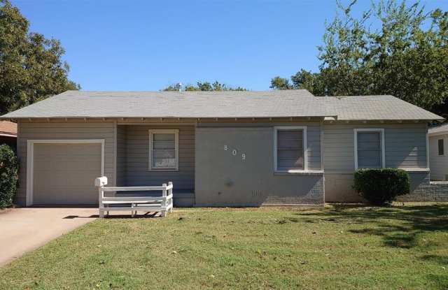 809 Briarwood Street - 809 Briarwood Street, Abilene, TX 79603