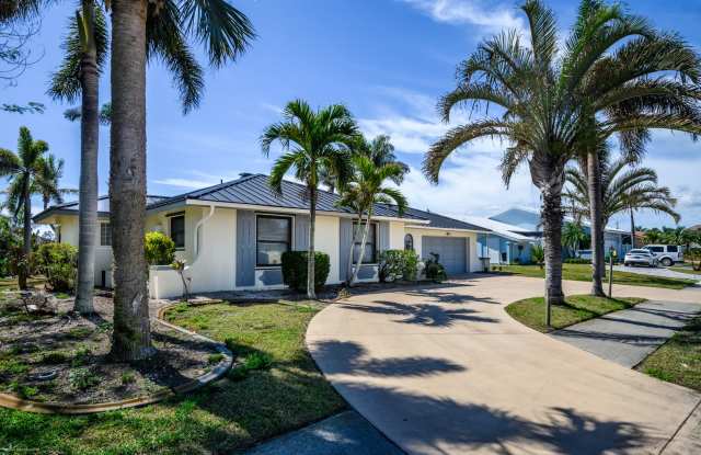 WATERFRONT, SAILBOAT ACCESS WITH POOL