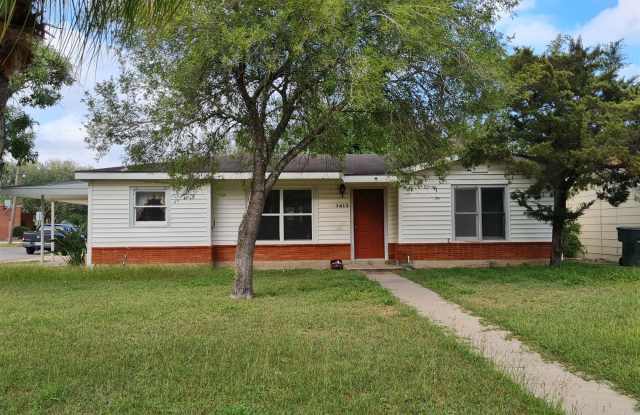 1413 Cardinal Dr