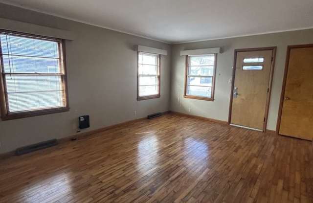 111 W Lindburg Duplex