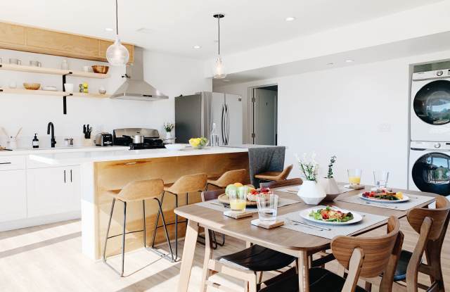 1607 W 35th Place - Co-Living