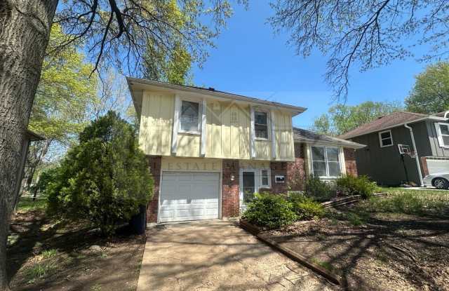 3 Bed/ 1 bath home for rent - 8300 E 104th Ter, Kansas City, MO 64134 KC MO - Rent  $1400/ Security Deposit $1400