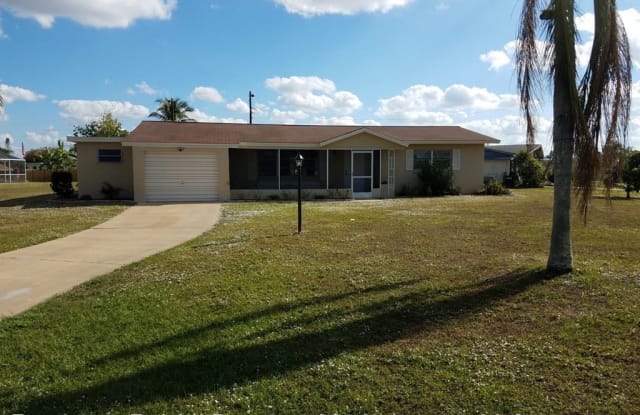 1500 Huntdale St - 1500 Huntdale Street, Lehigh Acres, FL 33936