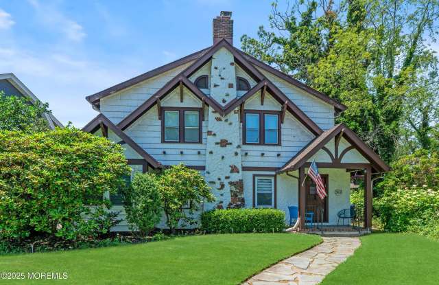 562 N Edgemere Drive