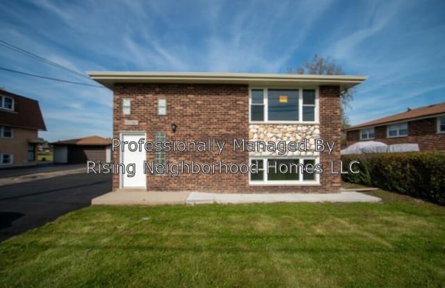 8656 75th St - 8656 West 75th Street, Justice, IL 60458