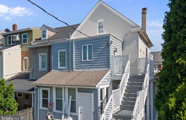 48 PENN Avenue unit: B - Upstairs