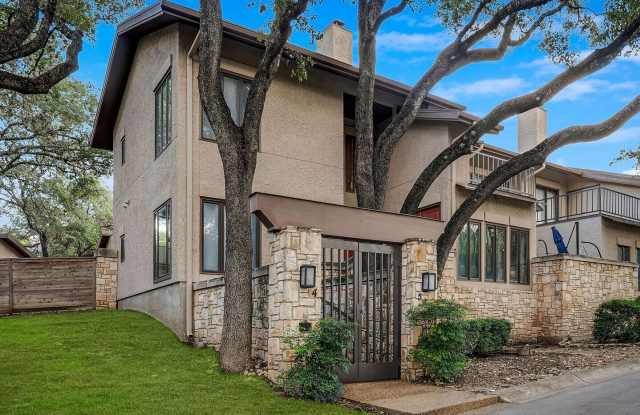 LUXURY MEDICAL CENTER TOWNHOME