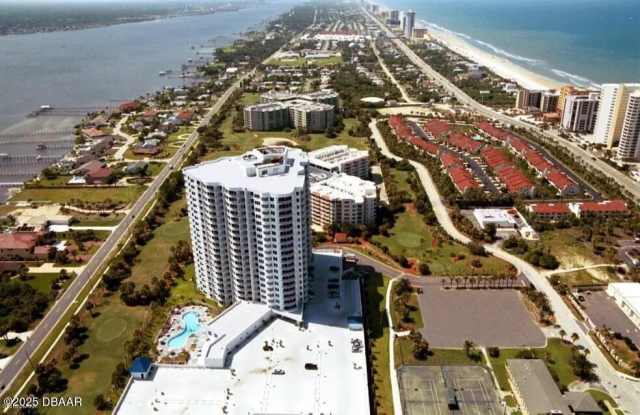 2 Oceans W Boulevard unit: 707