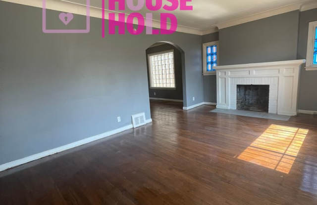 Security Deposit Slashed in Half $500~3 BEDROOM 2 BATH BUNGALOW FREE PRE-SCREEN