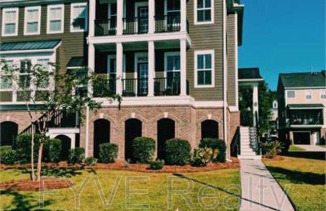 2422 Kendall Dr