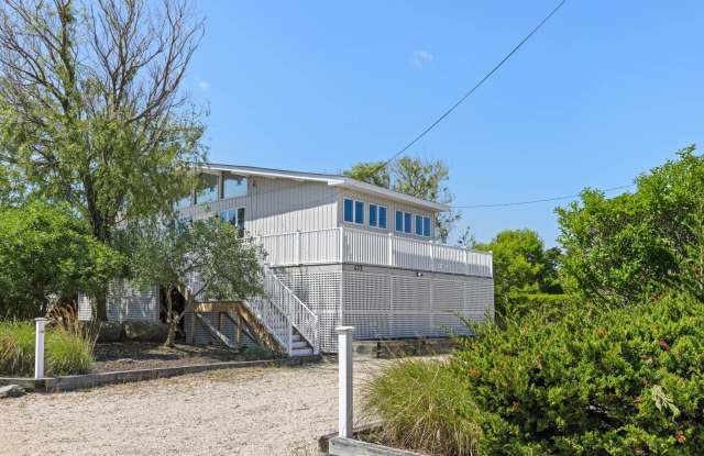 423 Dune Road