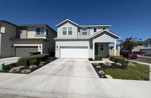 Great new home for rent in Visalia!