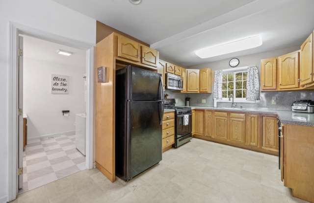 Photo of 204 Elliott Ave