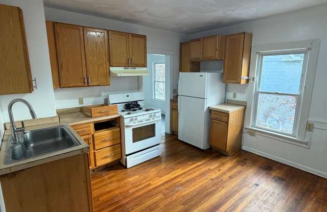 16 Jefferson Avenue - 2nd floor front