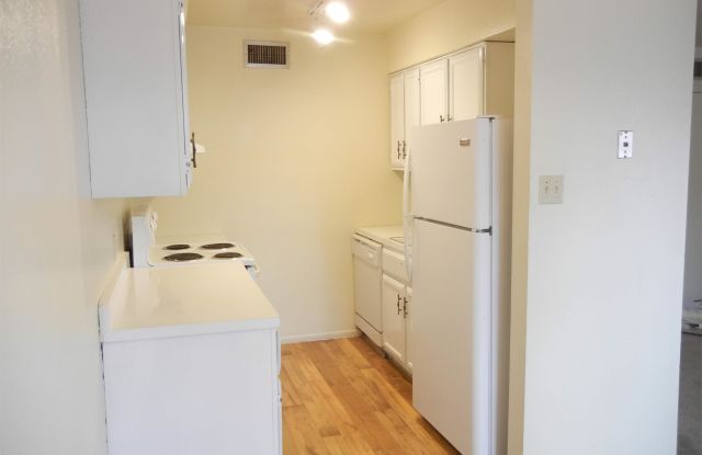 Photo of 705 S JACKSON ST APT 23