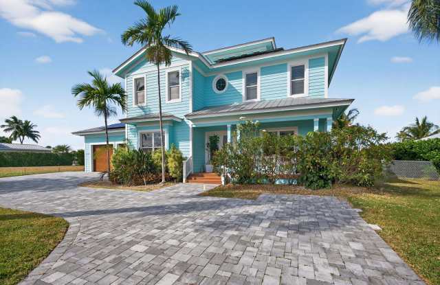 8551 SE Driftwood Street