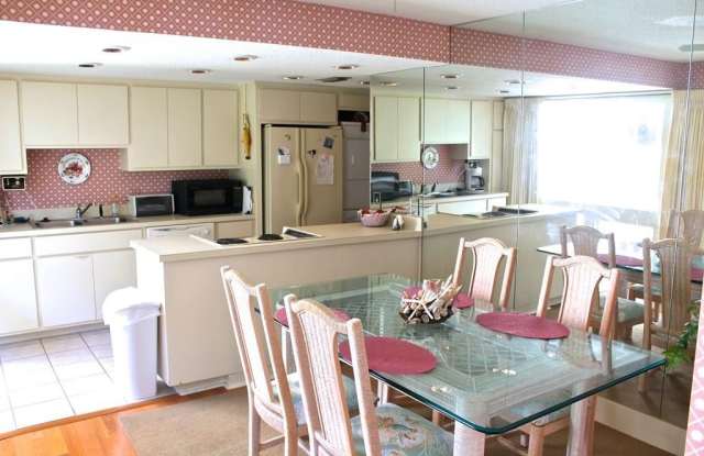404 Fairway Villas