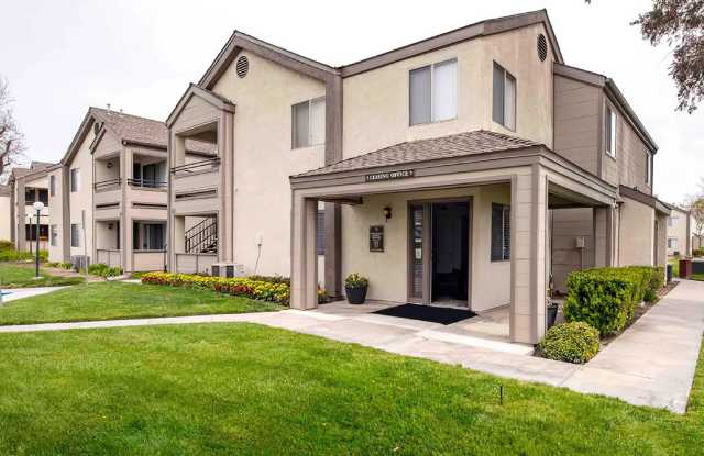 Shadow Canyon Apartments