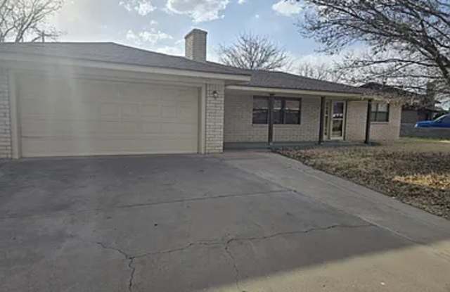 Photo of 906 Pearson Dr