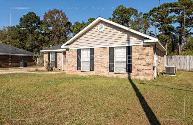 Photo of Charming 3-Bed 2-Bath Brick Home in West Mobile