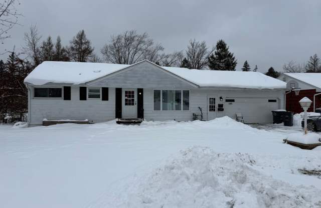 Photo of Duluth MN 5-Bedroom - 2-Bath - 2 Car Attached Garage