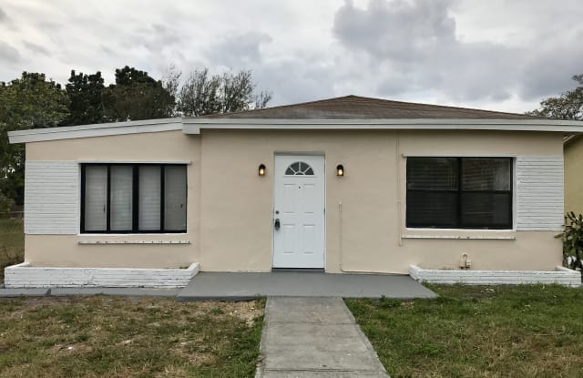 4130 SW 25th St - 4130 Southwest 25th Street, West Park, FL 33023