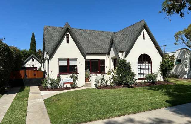 Truly Adorable Tudor Style 2 Bed 1 Bath Home in Anaheim!