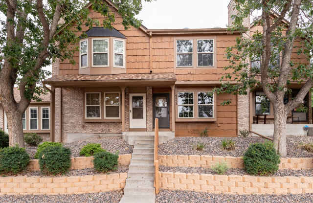 Charming 2 BR/2BA Townhome in Prime Rockrimmon Location!