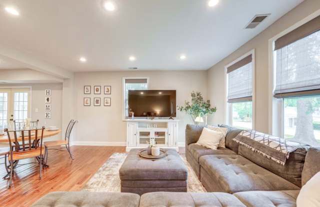 1518 Riverside Avenue