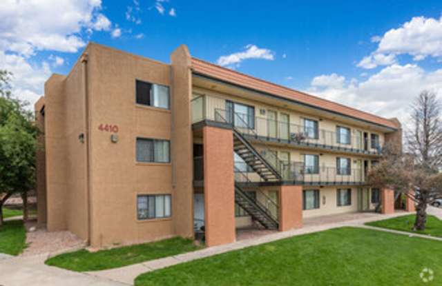 **MOVE IN SPECIAL** $500 off the rent Come and apply today!!