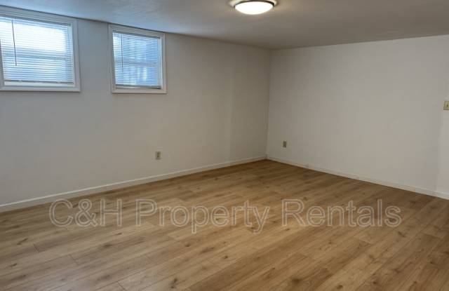 Photo of 841 1/2 Cook Avenue