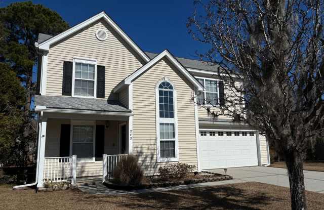 Available now. Beautiful 3BR/2.5 BA Home in Grand Oaks!