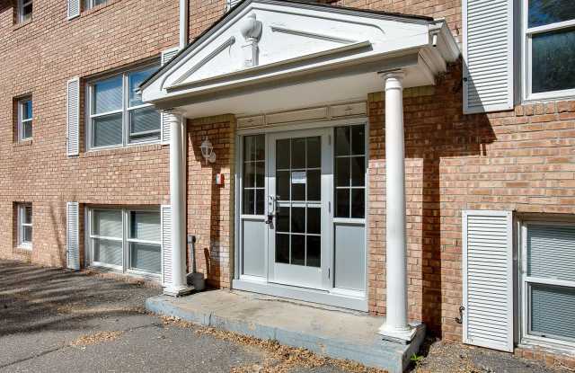 Photo of 2948 Wyoming Ave S - 004