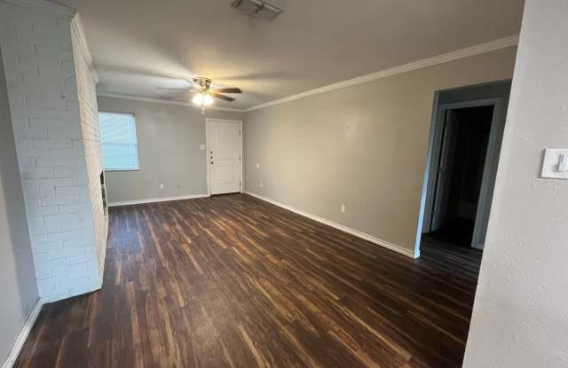 811 McClenny Dr #M06