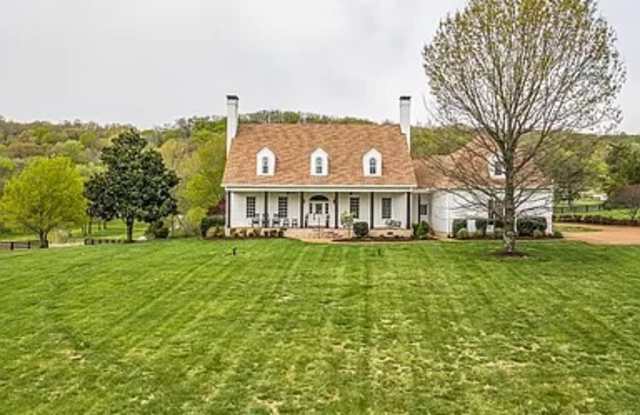 7605 Nolensville Road