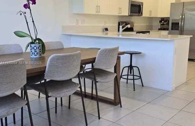 200 SW 159th Place 200, Pembroke Pines, FL 33027