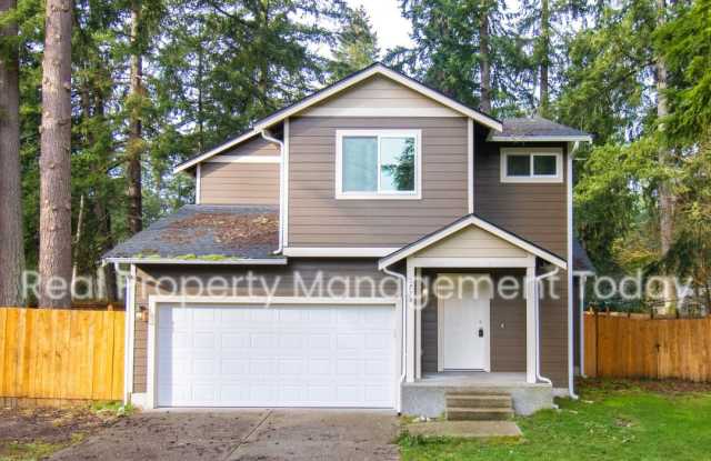 Photo of $250 MOVE IN SPECIAL!! Charming 3 Bedroom 2.5 Bath House in Yelm!