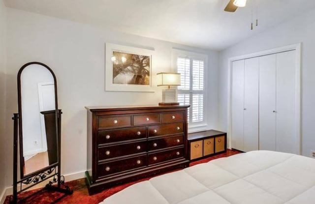 Photo of 2596 Arizona Avenue