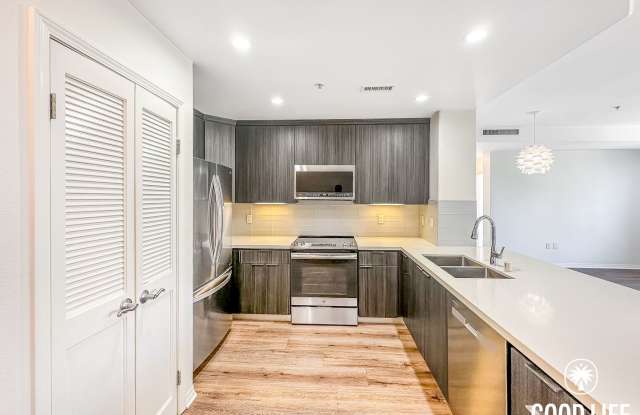 SD: Luminous 3BD/2BA Corner Unit in Little Italy with City Views, W/D & Private Balcony