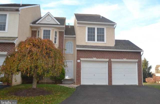 Photo of 105 BOLTON CT