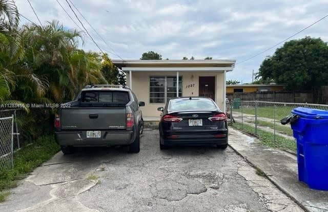 1027 NW 25th Ave - 1027 NW 25th Ave, Miami, FL 33125