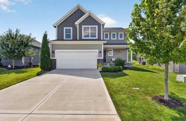 8905 SW 8th Street